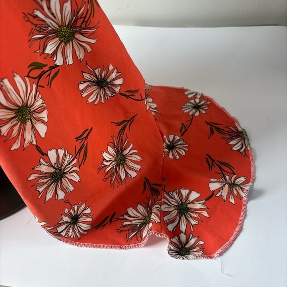 Floral Orange Sleeveless Top - Picture 3 of 4